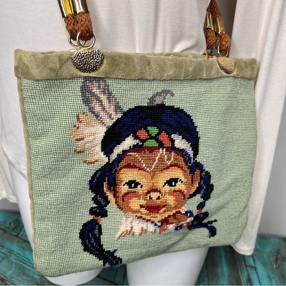 Aboriginal First Nations Needlepoint Handmade Purse - Picture 3 of 16